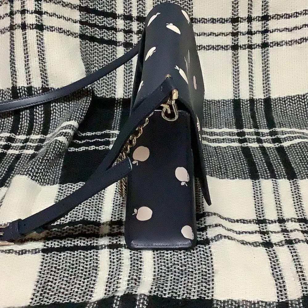 Kate spade Carson orchard toss blue apple print purse - Picture 2 of 13